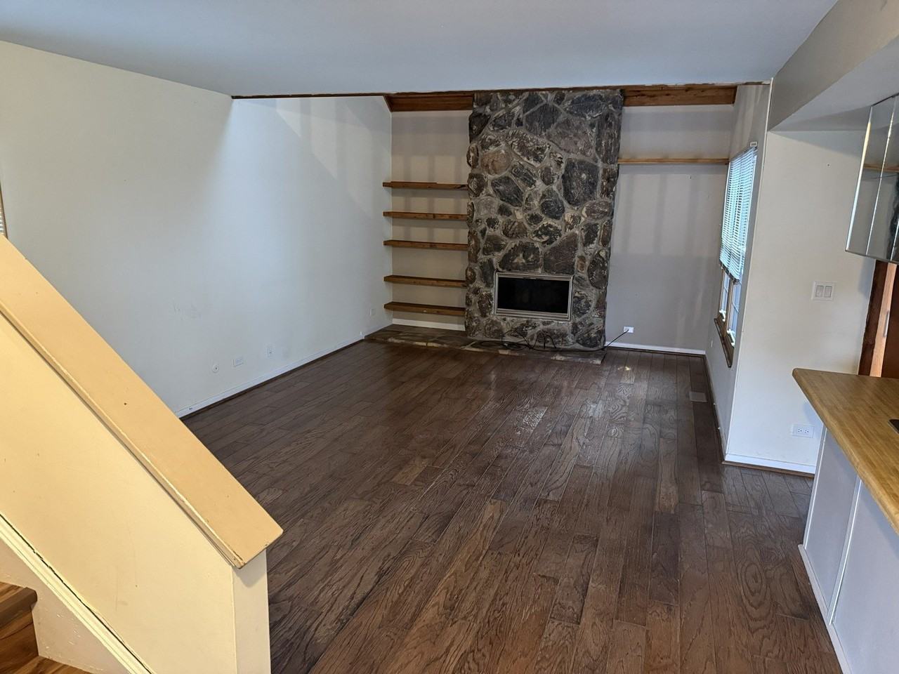 704 Wakefield Rd Unit 0 - Photo 2 of 16