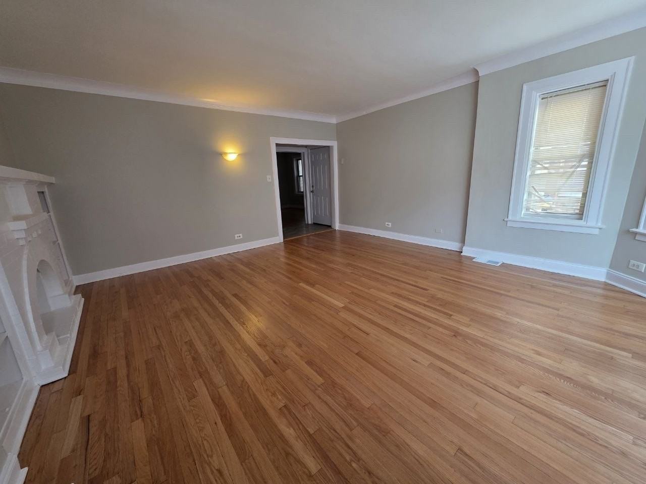 7719 S Essex Ave Apt 1 - Photo 4 of 12