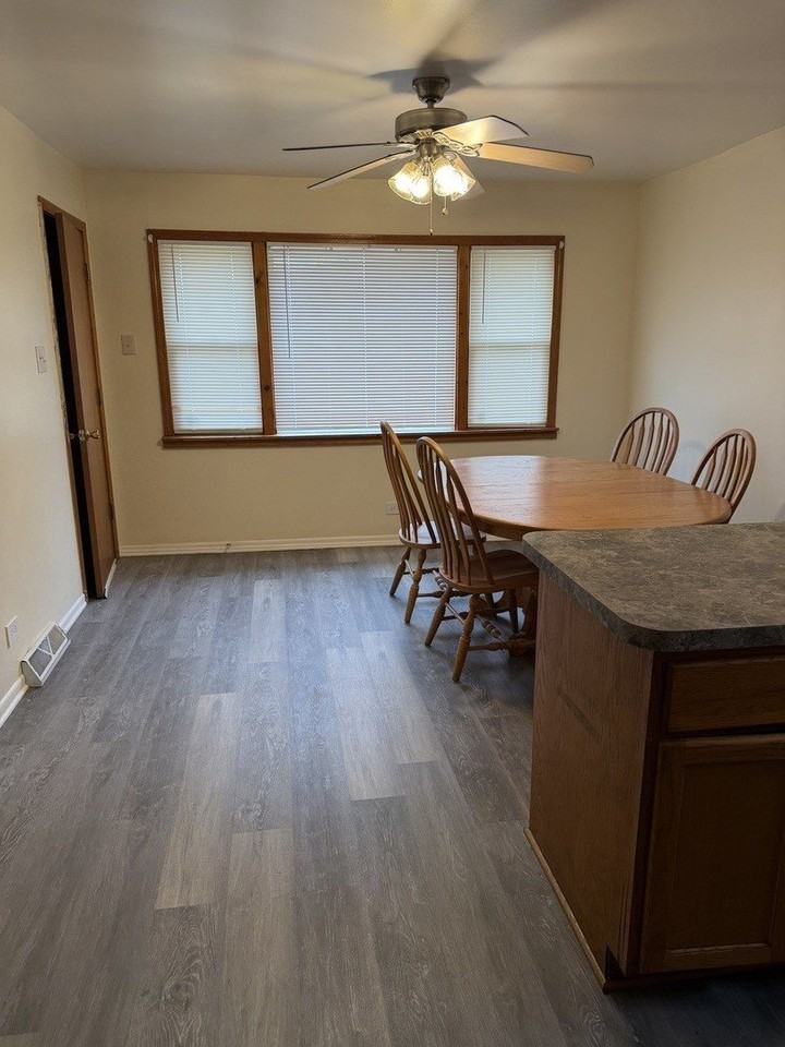 266 Madison Ave - Photo 4 of 12