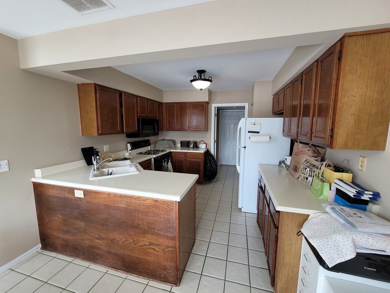 615 Newbury Ln - Photo 2 of 11