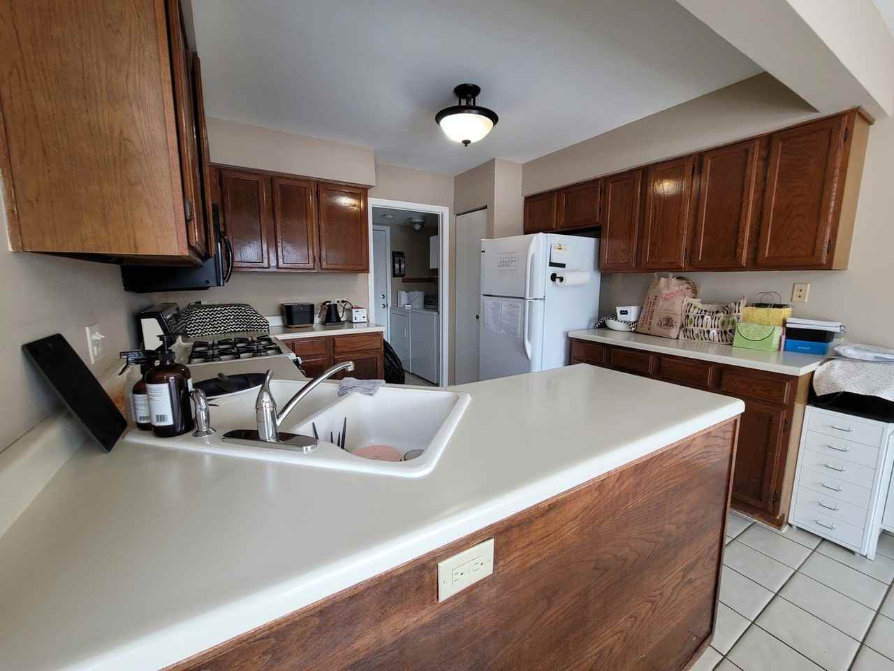 615 Newbury Ln - Photo 3 of 11