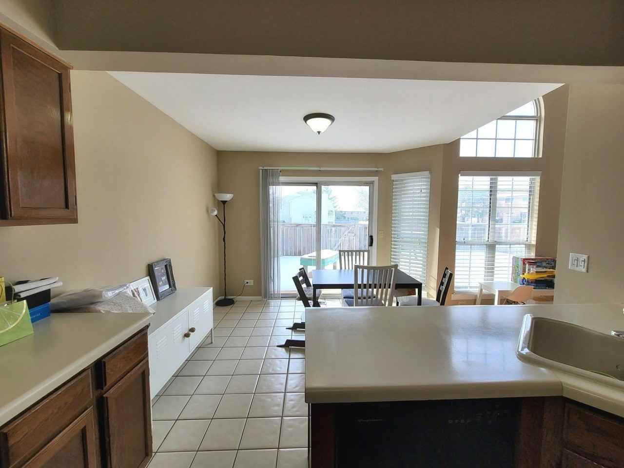 615 Newbury Ln - Photo 4 of 11