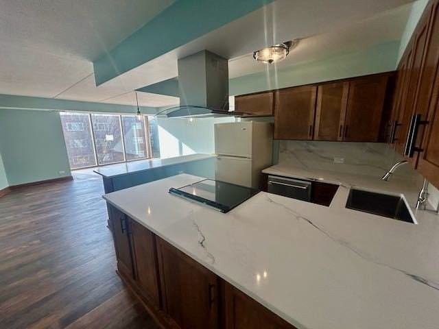 1301 N Western Ave Unit 326 - Photo 3 of 26