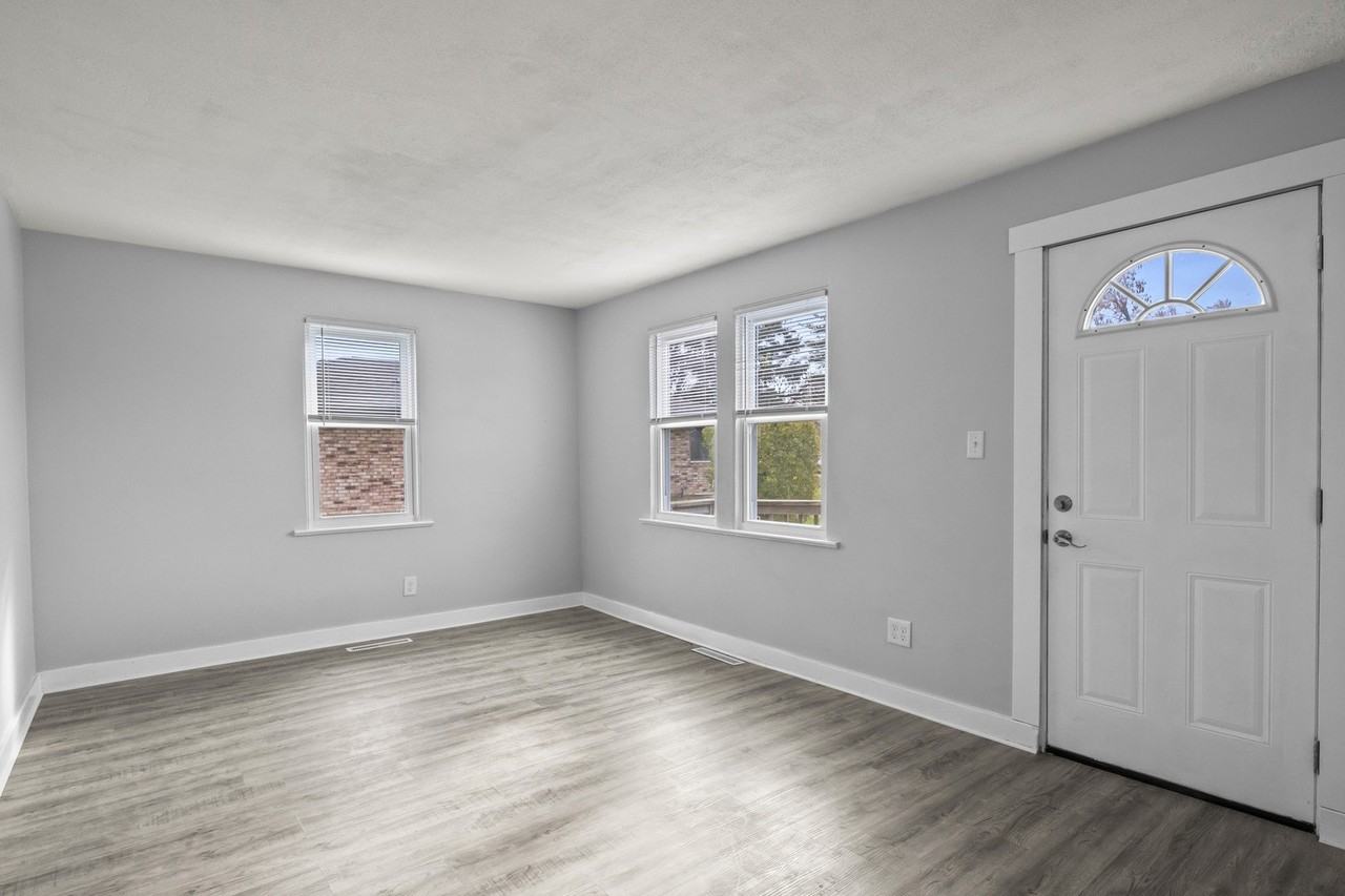 3614 Linneman St - Photo 3 of 26