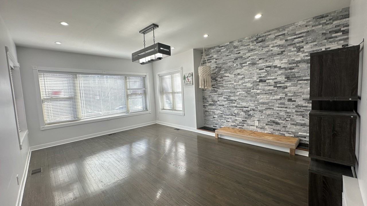 5716 N Campbell Ave Unit 1 - Photo 2 of 12