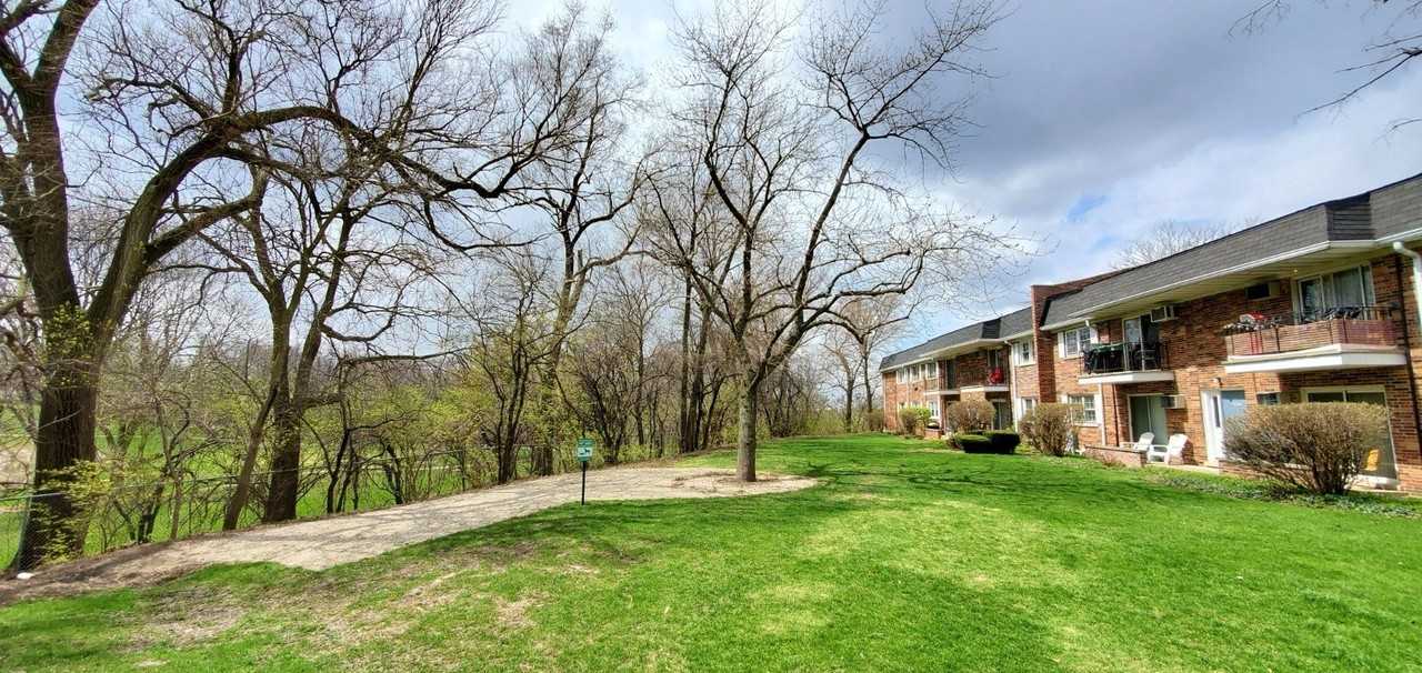 2423 Ogden Ave Apt 9 - Photo 2 of 12