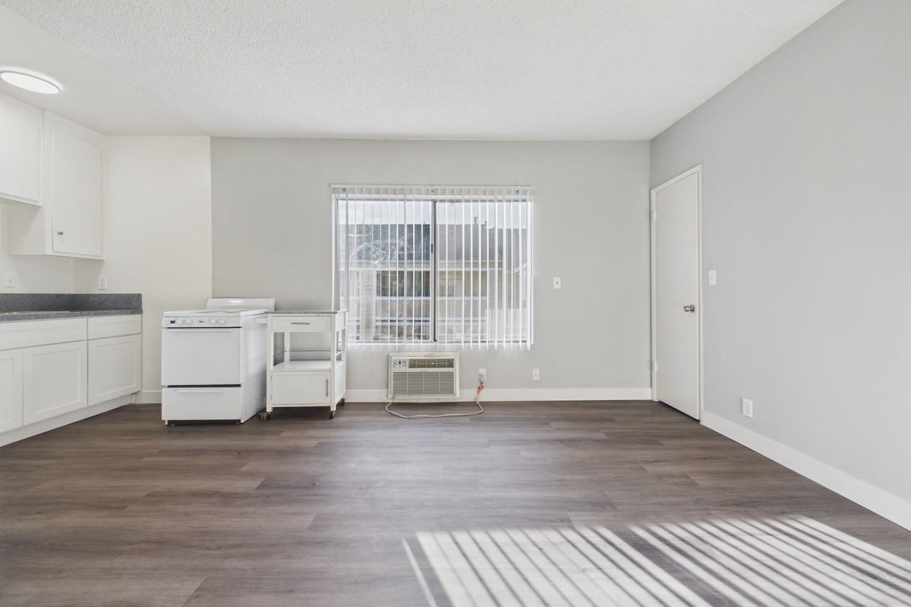 Cedar Court Apartments - Photo 2 of 36