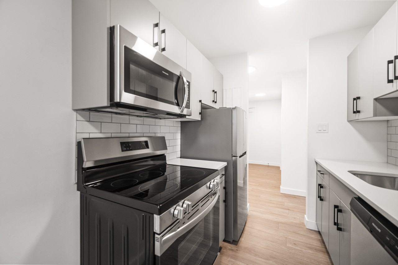 370 Talbot Avenue - Photo 2 of 12