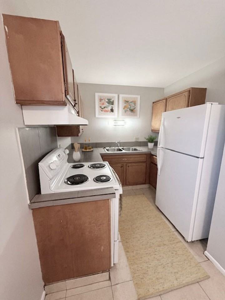 2575 E Uintah Street - Photo 3 of 4