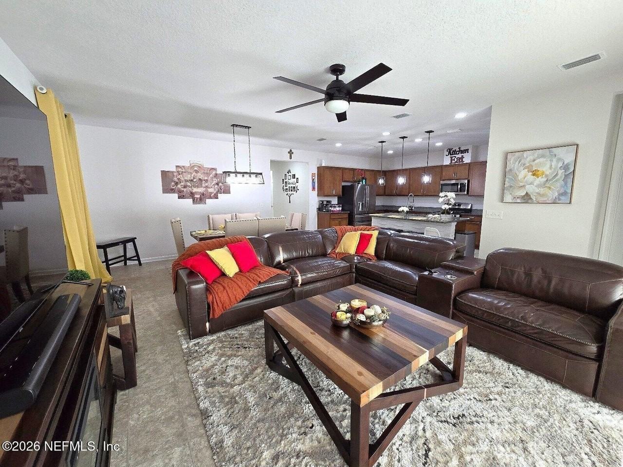 12284 Peanut Ct - Photo 3 of 10