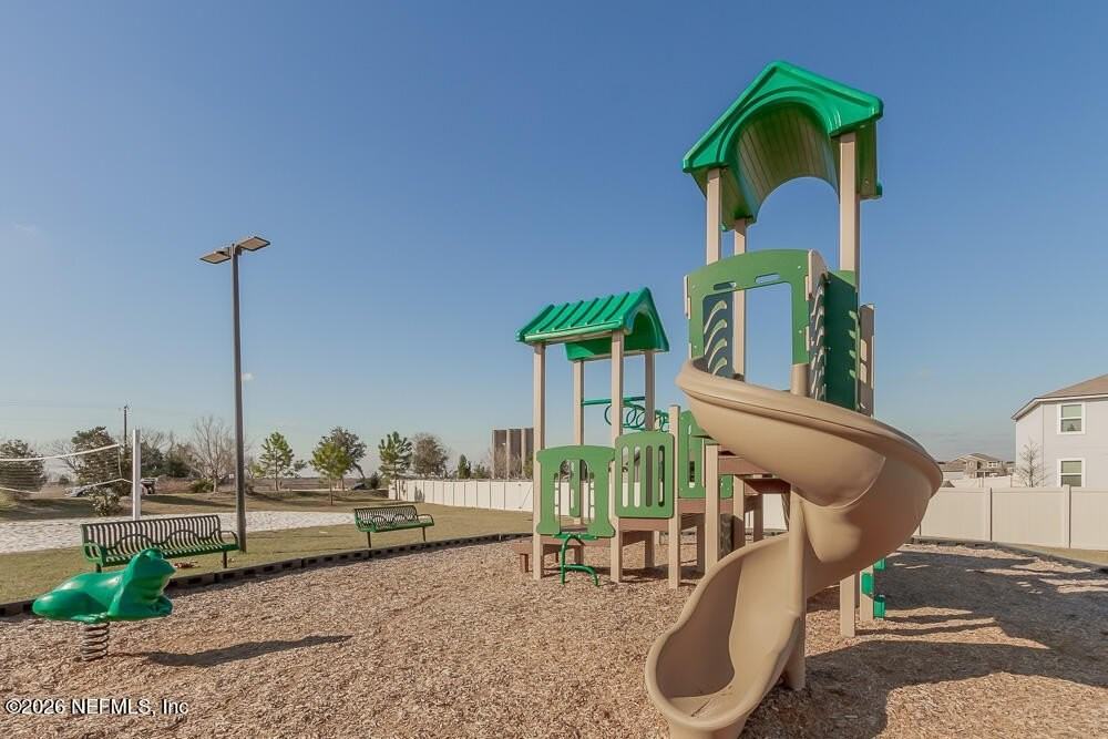 2290 Willow Springs Dr - Photo 4 of 33