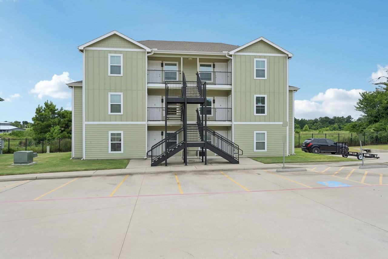 Eagles Nest Apartment Homes - Photo 3 of 50