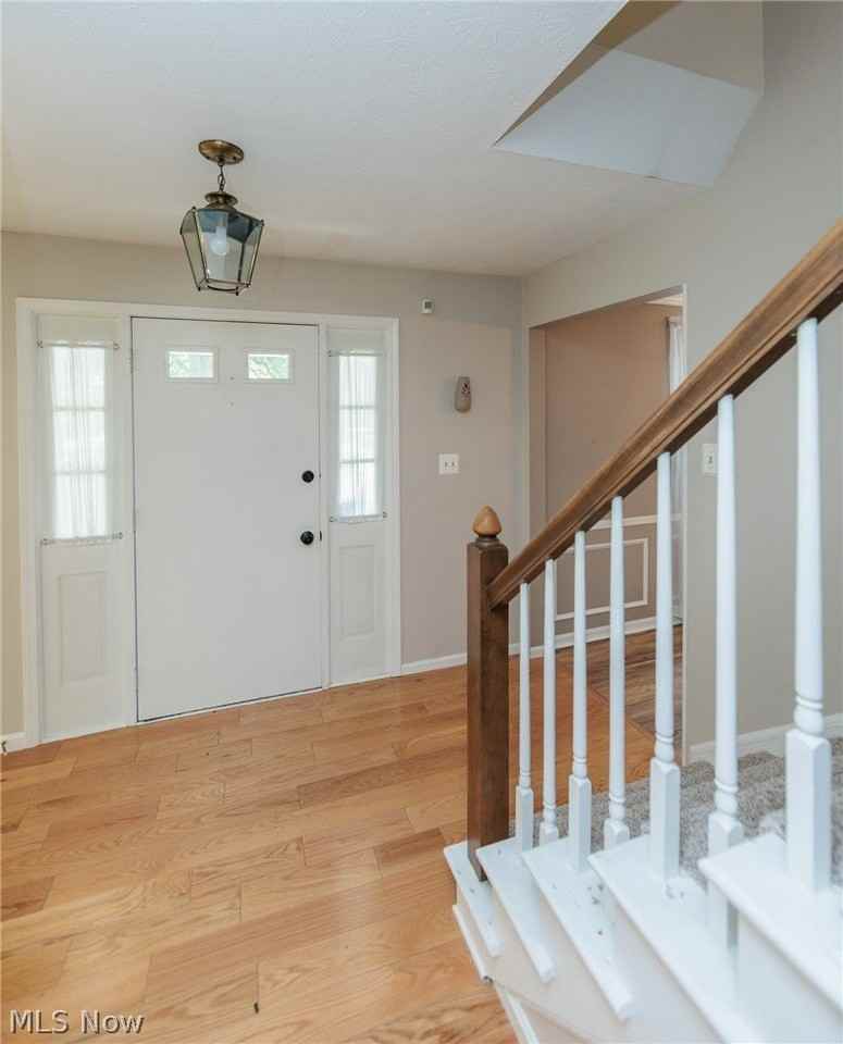 33403 Cromwell Dr - Photo 2 of 48