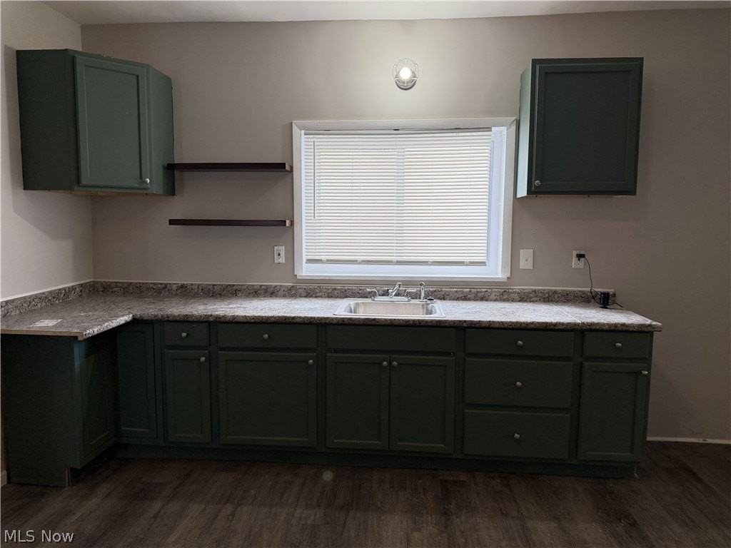 15340 Yorick Avenue unit: Lower - Photo 3 of 12