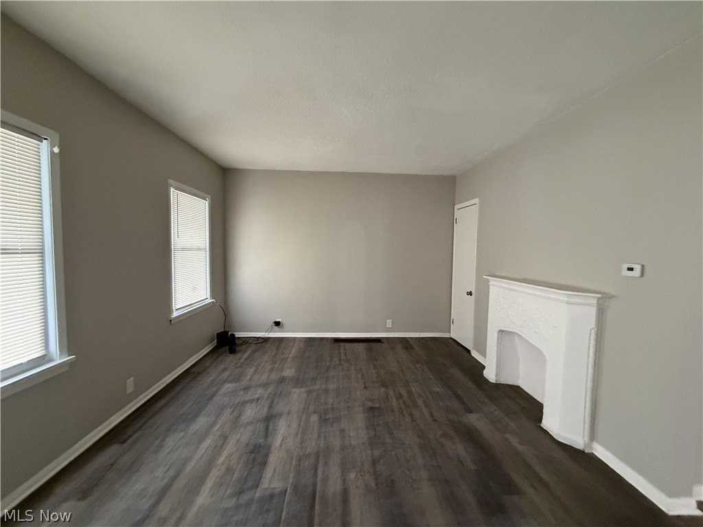 15340 Yorick Avenue unit: Lower - Photo 5 of 12