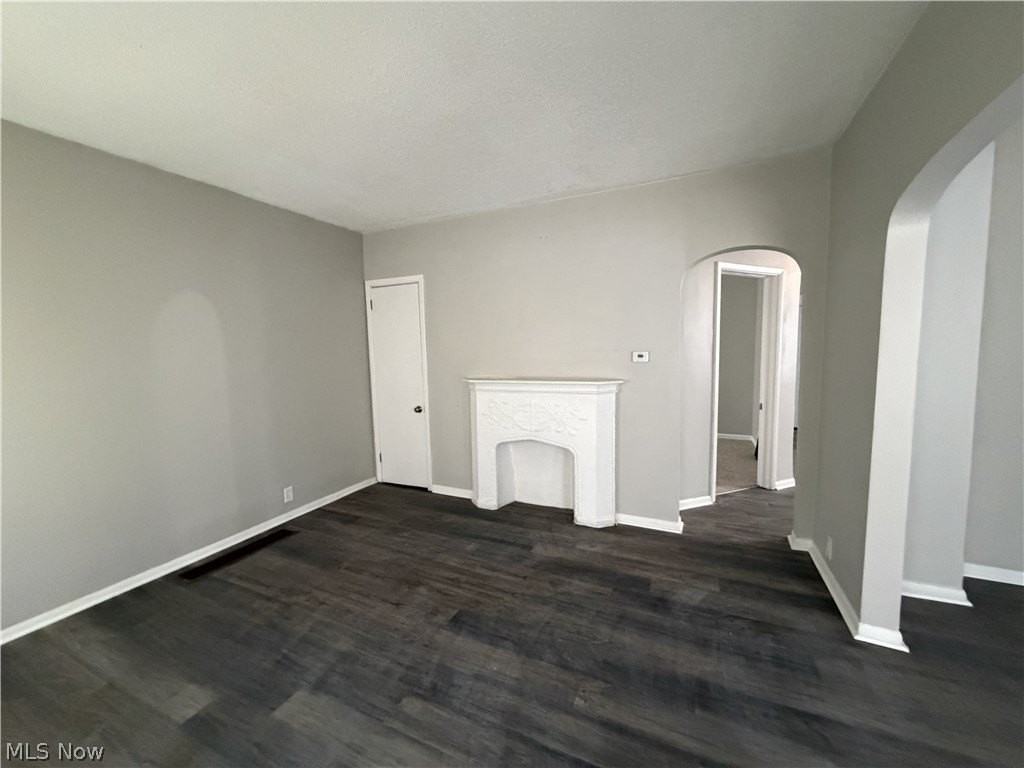 15340 Yorick Avenue unit: Lower - Photo 6 of 12