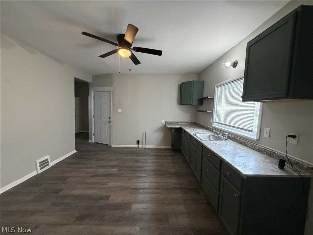 15340 Yorick Avenue unit: Lower - Photo 7 of 12