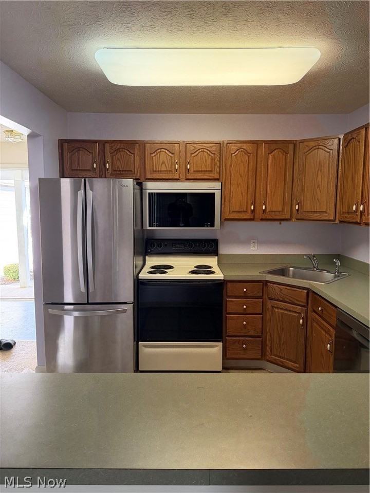 1360 Meadow Run - Photo 3 of 15