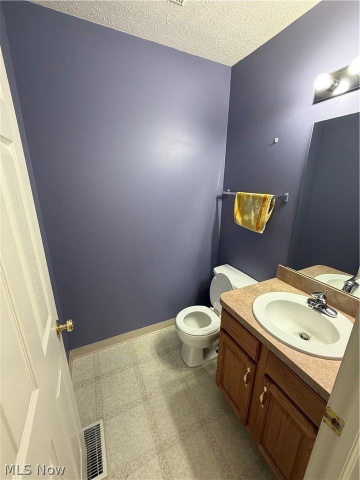 1360 Meadow Run - Photo 6 of 15