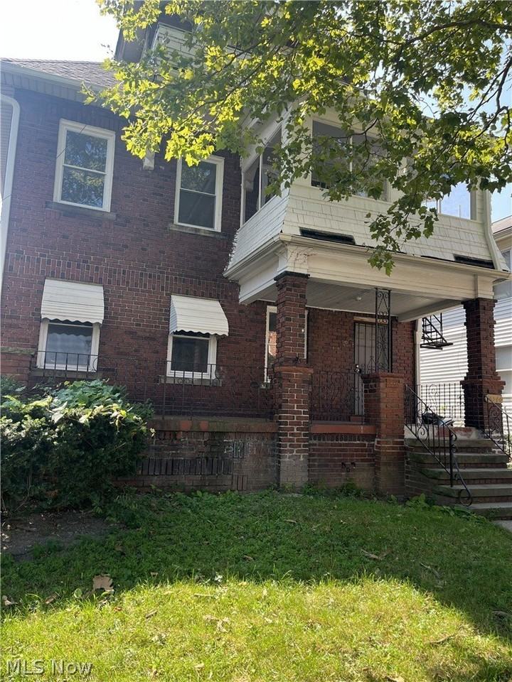 15340 Yorick Ave Apt 3rd