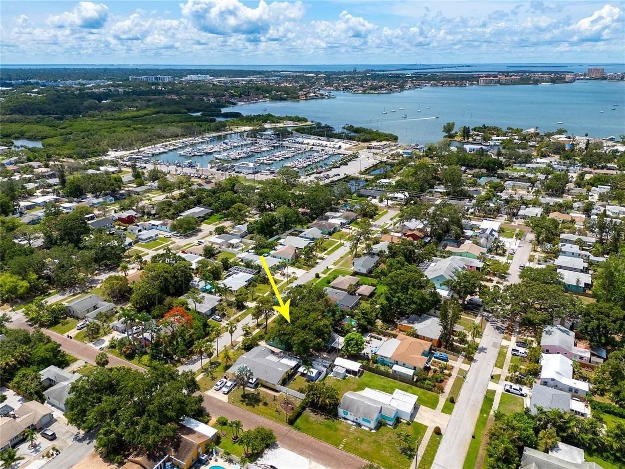 2709 Upton St S - Photo 6 of 29