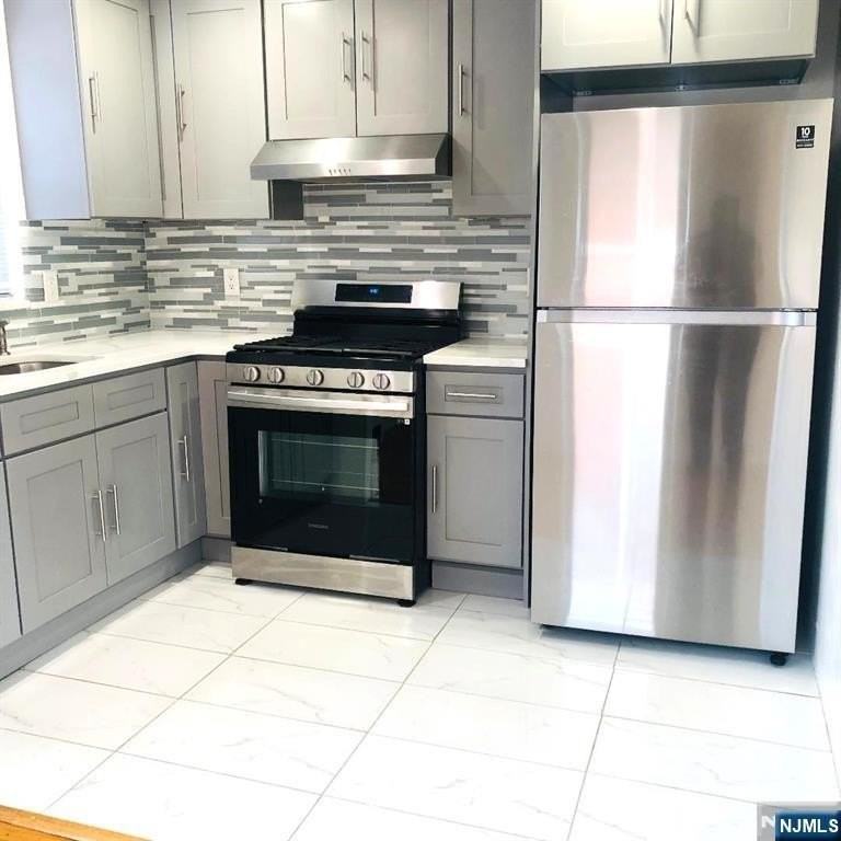 460 Clubway 43 - Photo 3 of 10