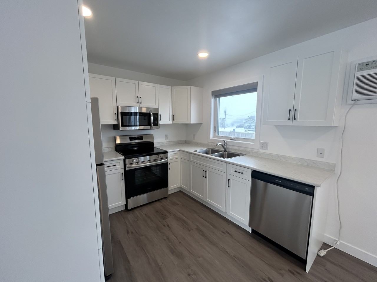 29 Fourth Avenue North - Photo 3 of 14