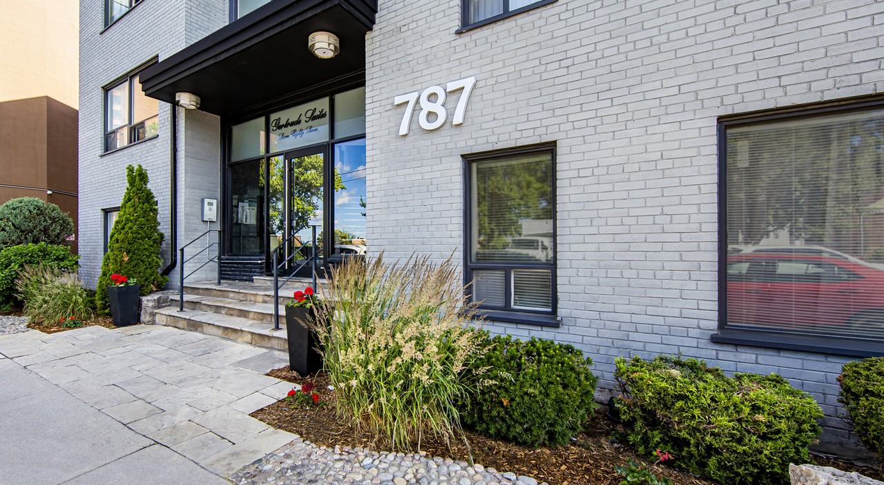 Gertrude Suites - Photo 3 of 13