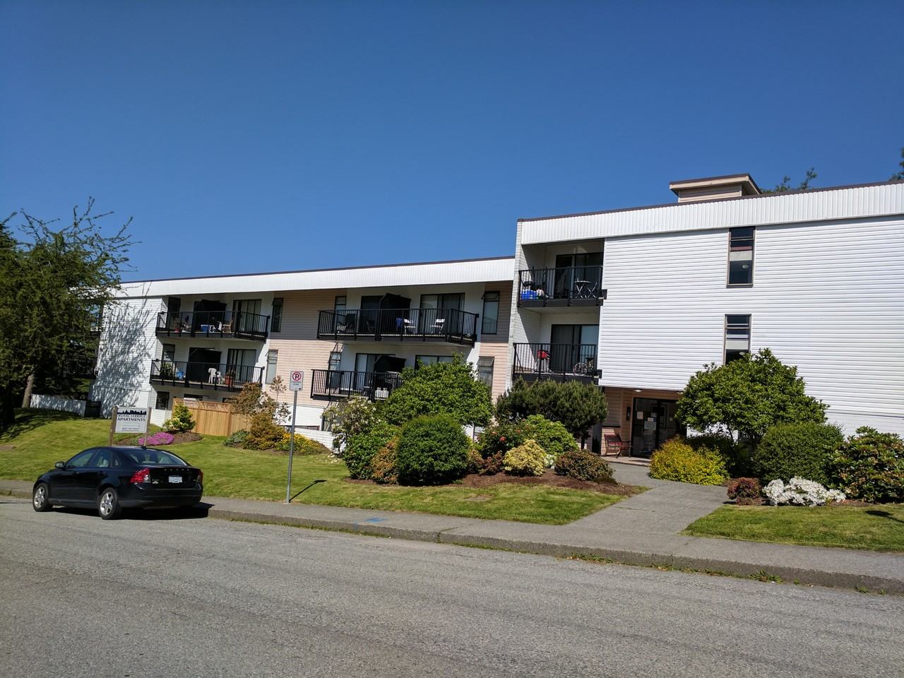 Royal Terrace Apartments - Photo 2 of 41