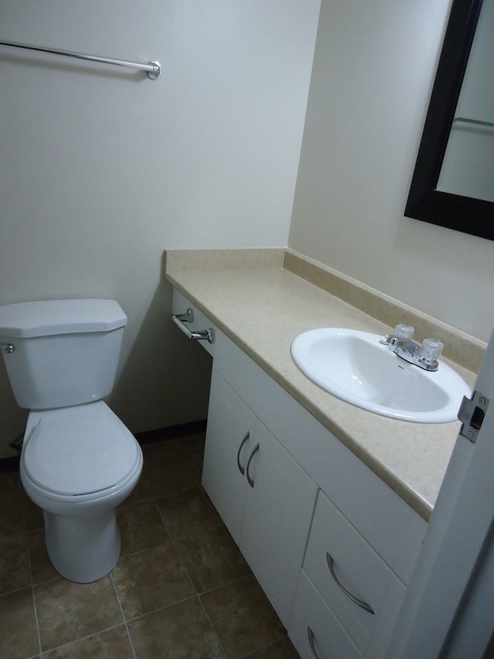 Royal Terrace Apartments - Photo 6 of 41