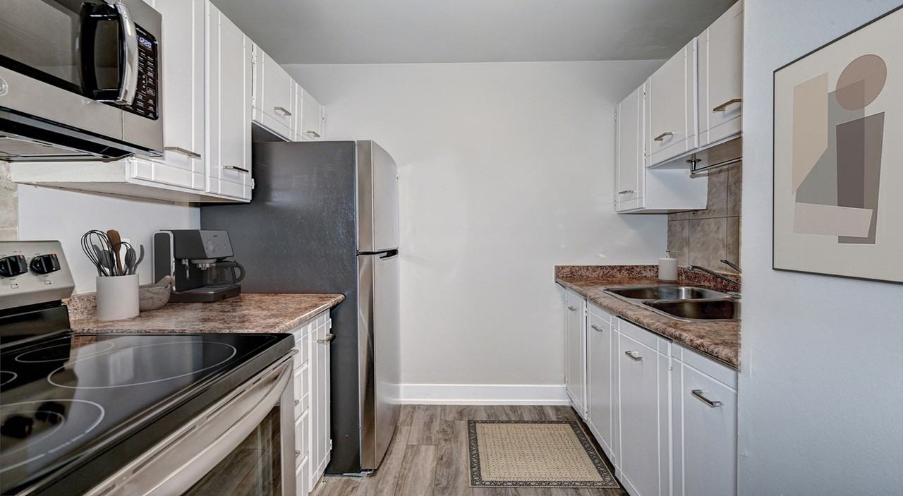 Wynbrook & Mayfair - Photo 4 of 10