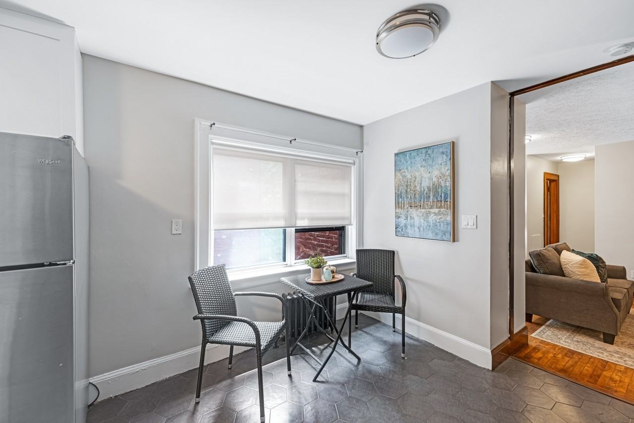 Kent Manor - Photo 6 of 24