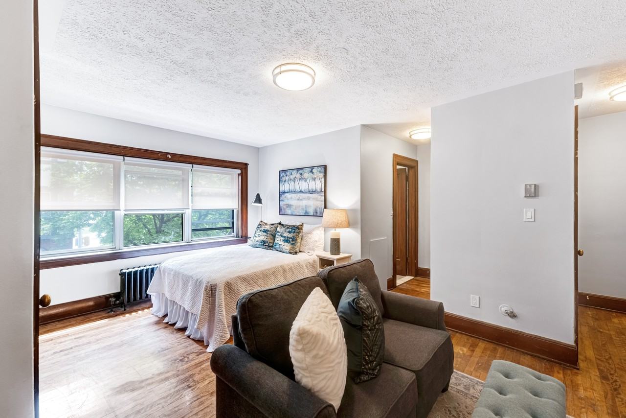 Kent Manor - Photo 7 of 24