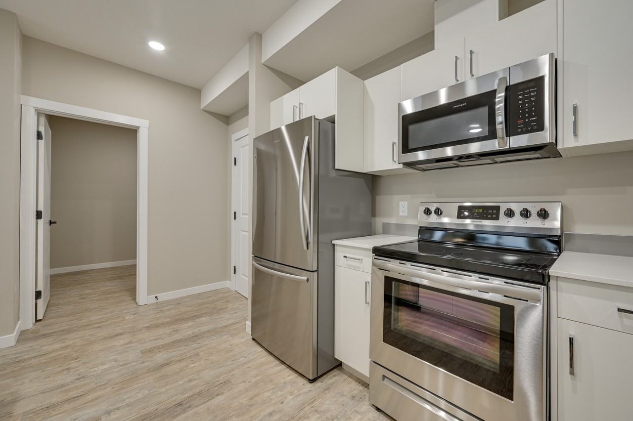 Emerald Hills Landing - Photo 5 of 29