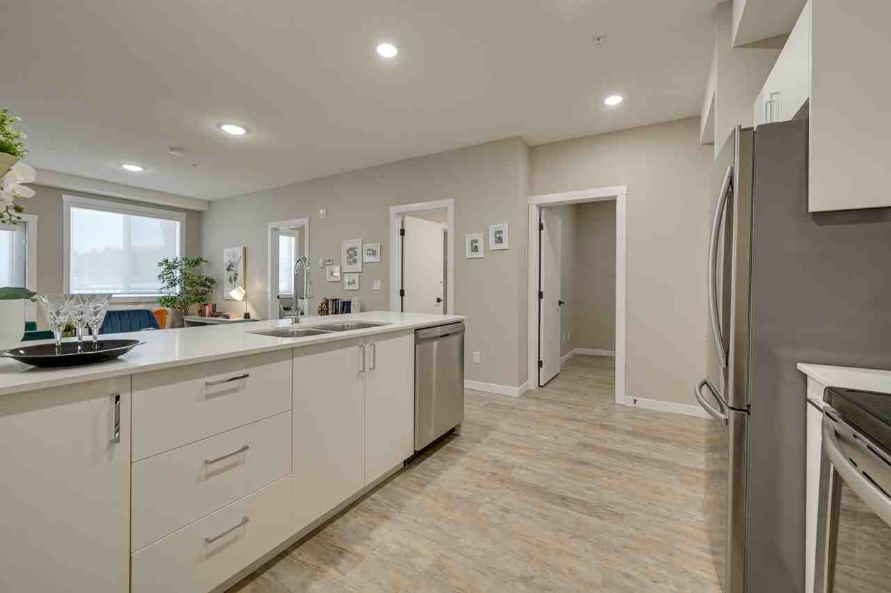 Emerald Hills Landing - Photo 7 of 29