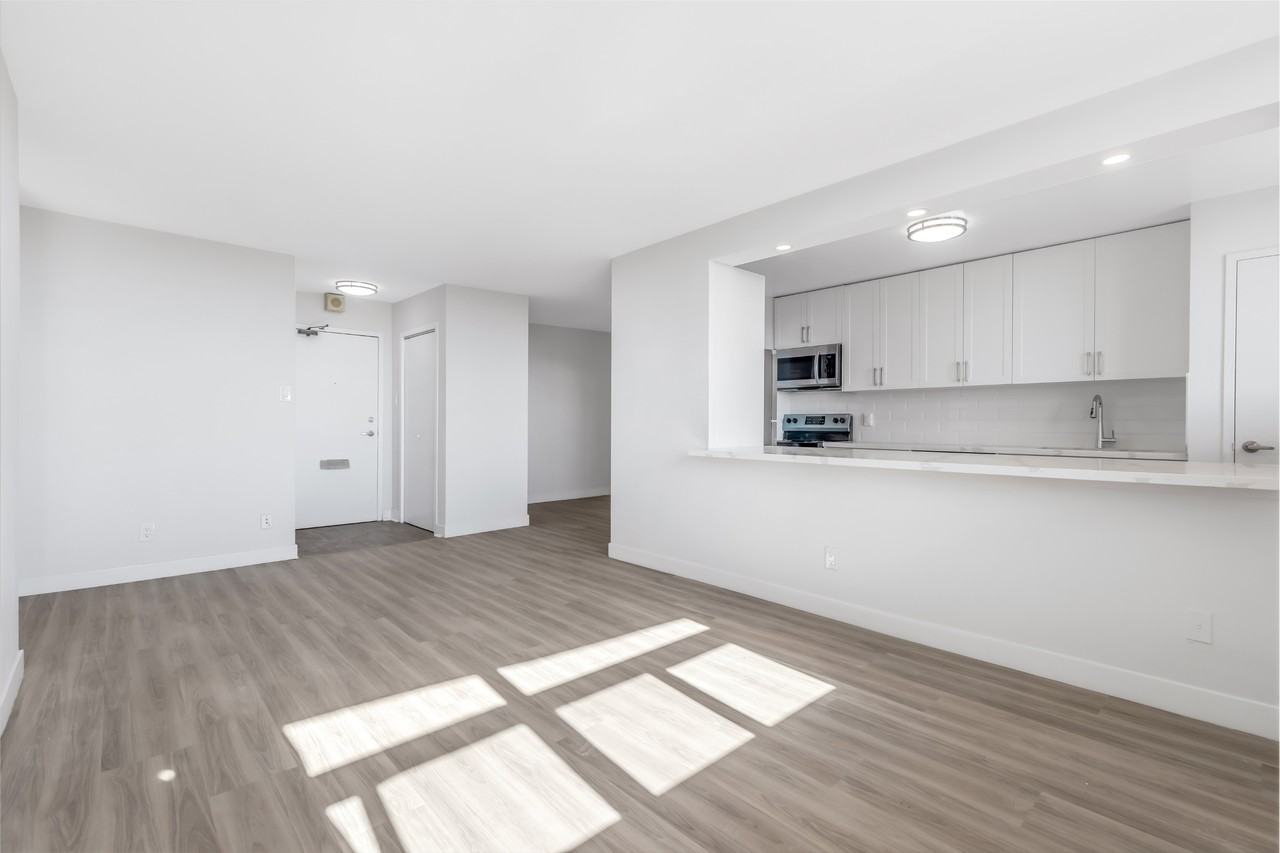 Graydon Hall - Photo 5 of 45