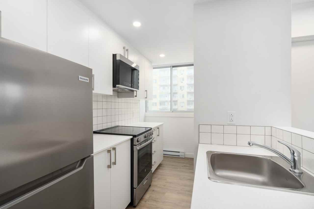 Le 2100 - Photo 2 of 30