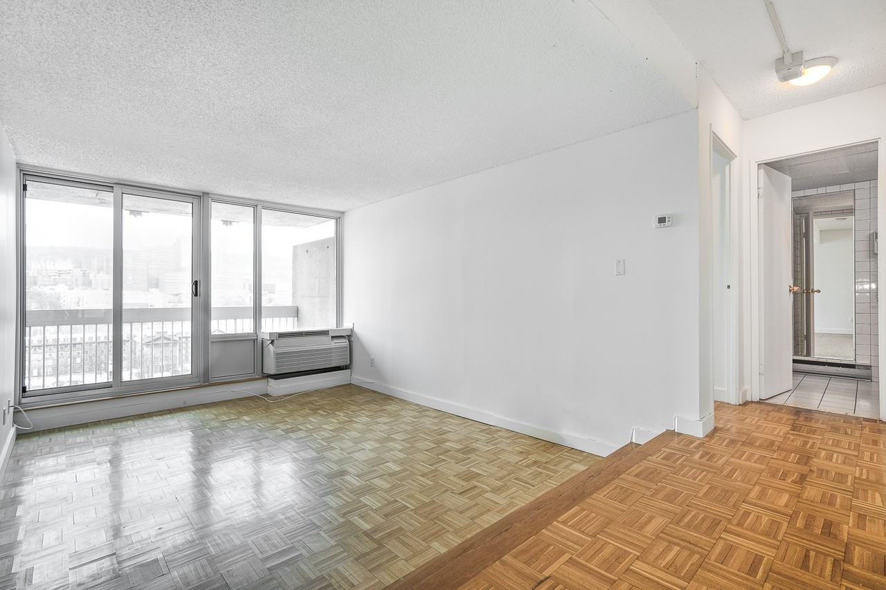 2100 Boul De Maisonneuve O — photo 3