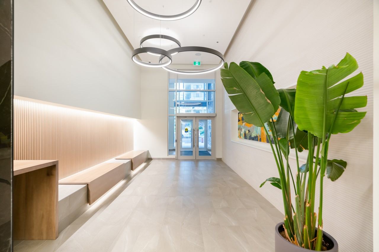 The Royals - Photo 6 of 49