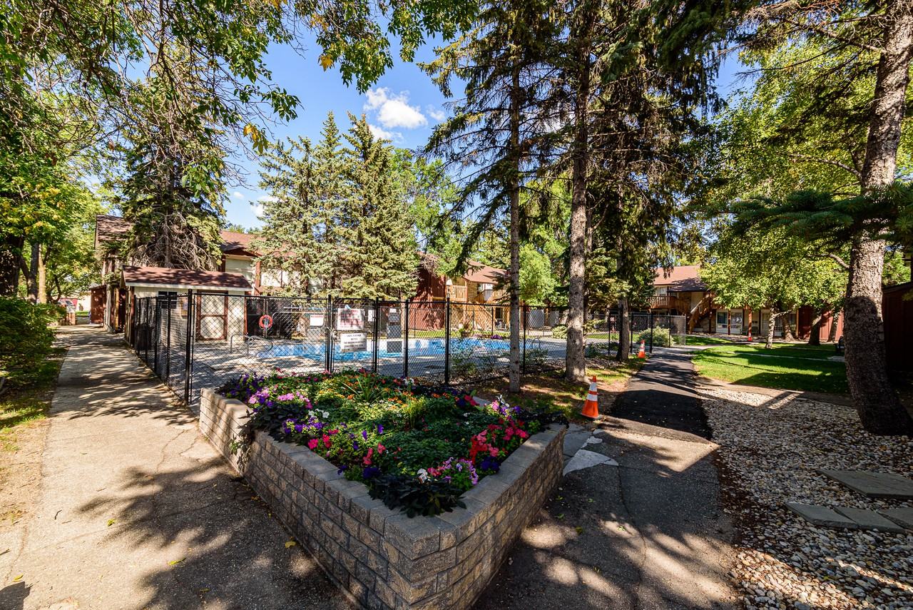 Redfern Gardens - Photo 3 of 10