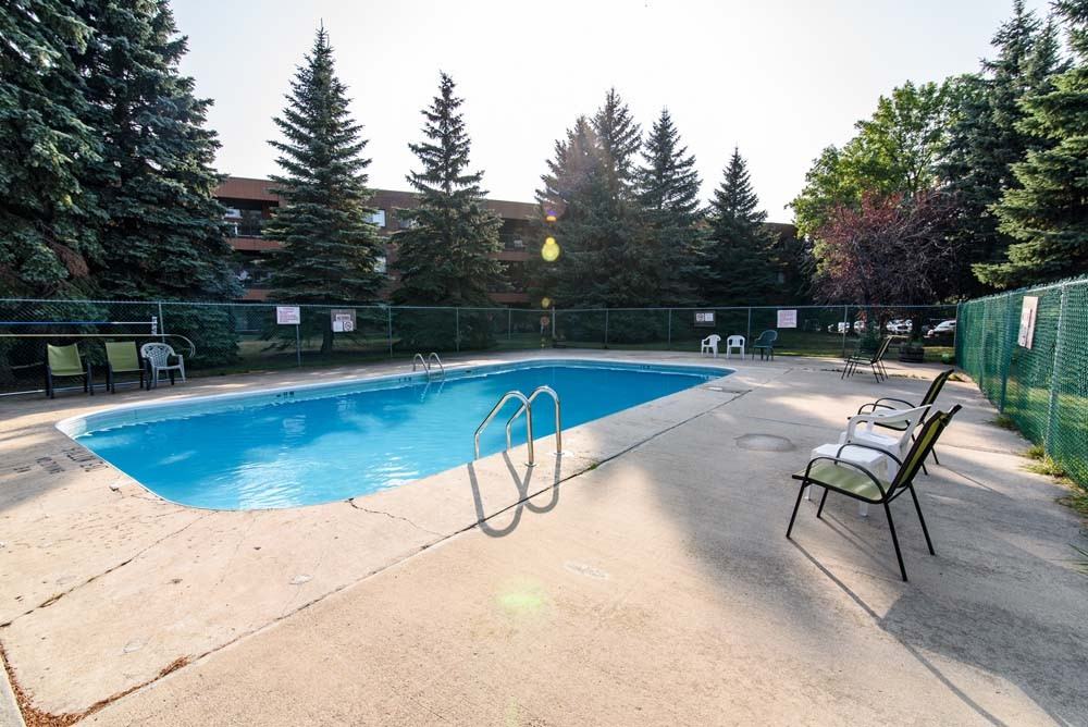 Meadowlark Green - Photo 2 of 8