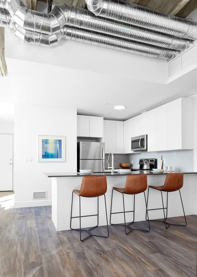 100 House - Photo 5 of 21