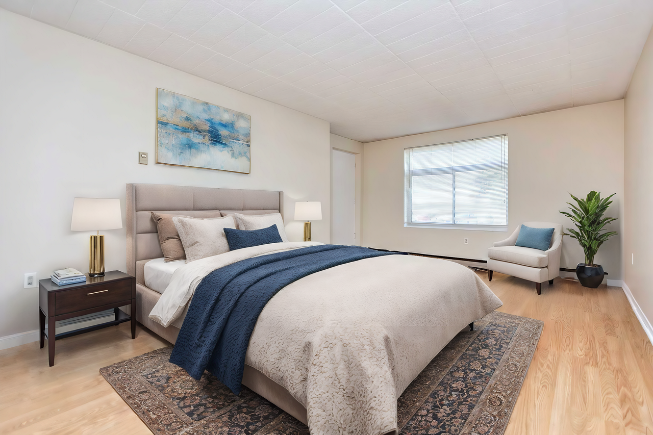 Carlton - Photo 5 of 8