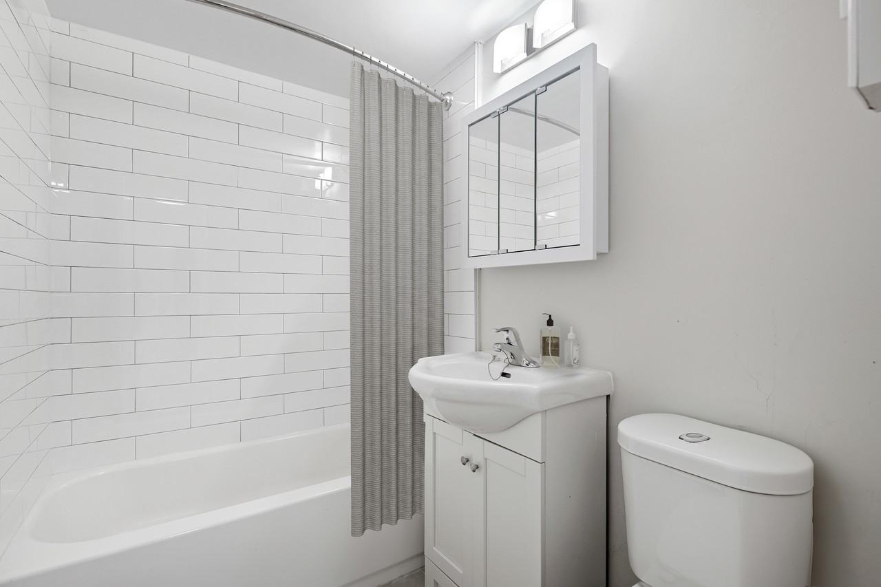 Brock Towers - Photo 5 of 9