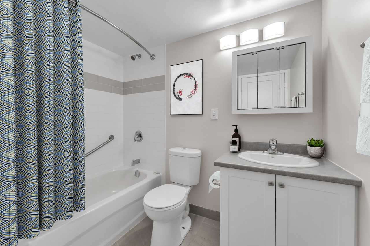 Forsythe - Photo 5 of 12