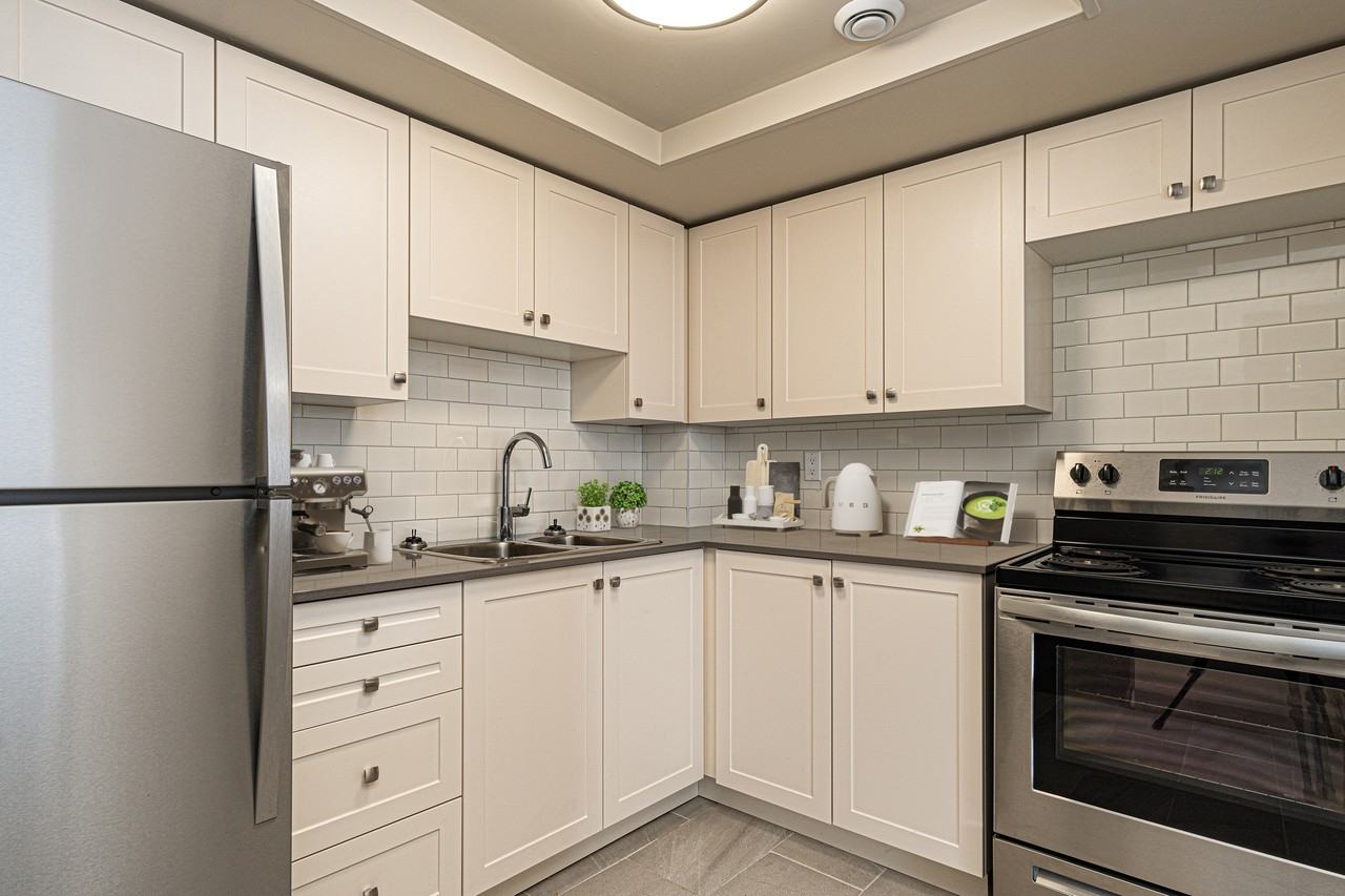 Portsmouth Place East - Photo 3 of 12