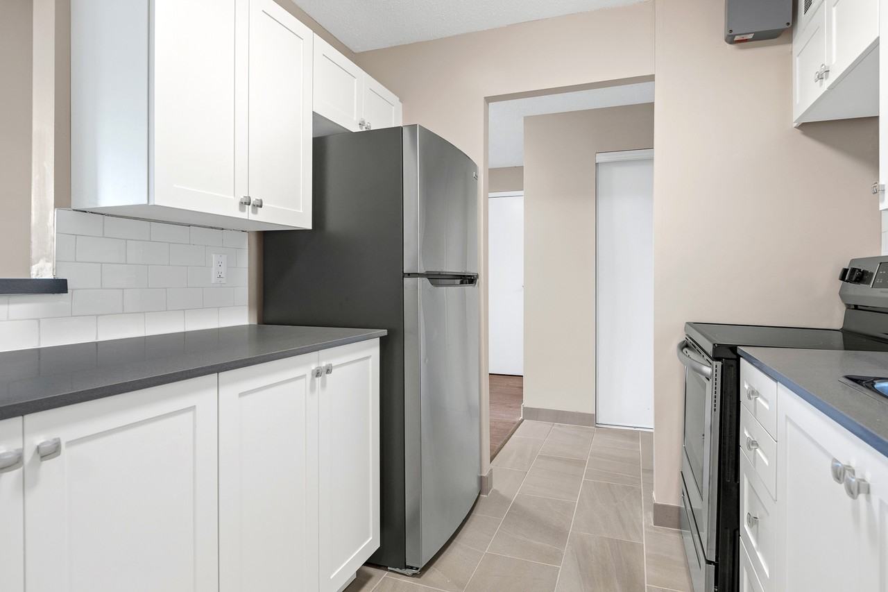 Victoria - Photo 4 of 15