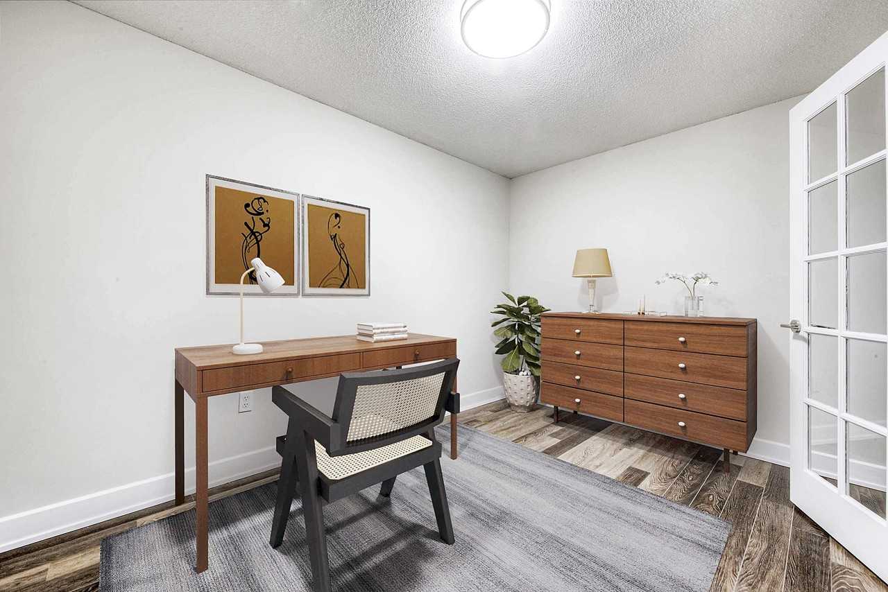 Regency - Photo 4 of 12