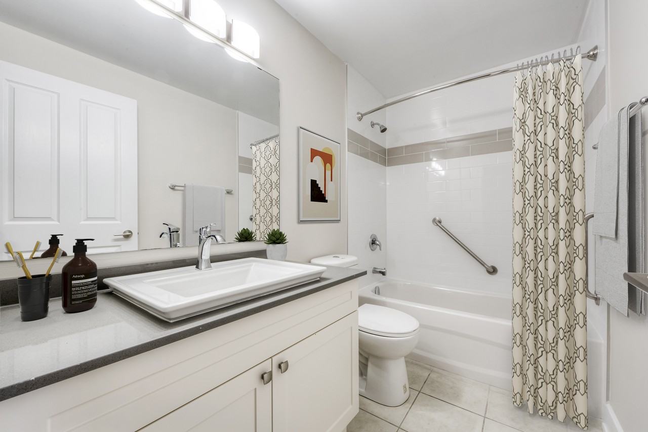 Regency - Photo 5 of 12