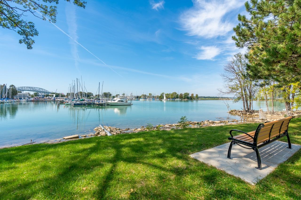 Pier 100 Apartments - Photo 7 of 10